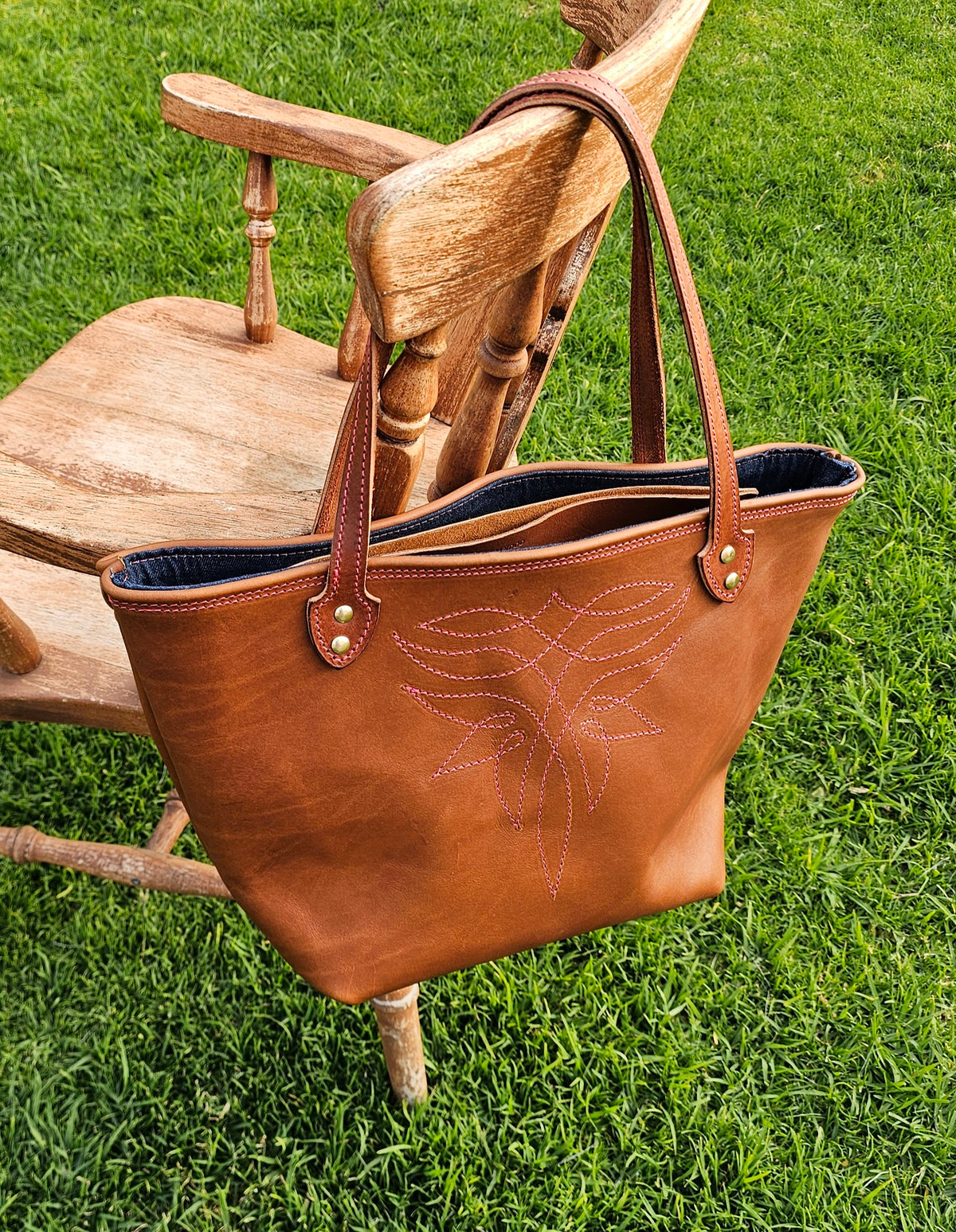 Western all day tote
